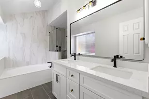 16306 Elmwood Point Ln, Sugar Land, TX 77498 - Photo 13