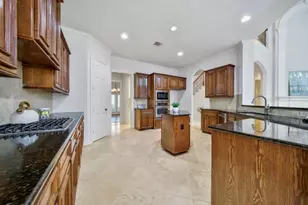 6811 Colonade Tr, Sugar Land, TX 77479 - Photo 19