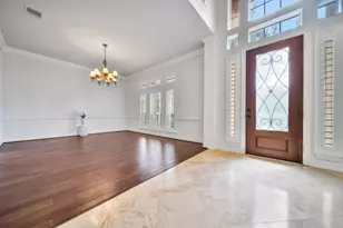 6811 Colonade Tr, Sugar Land, TX 77479 - Photo 9