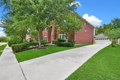 6811 Colonade Trail, Sugar Land, TX 77479 - Photo 5