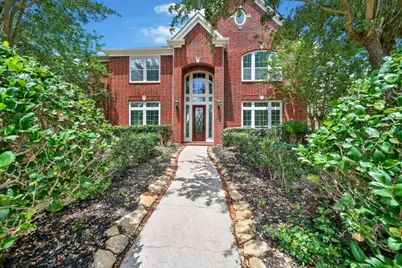 6811 Colonade Trail, Sugar Land, TX 77479 - Photo 3