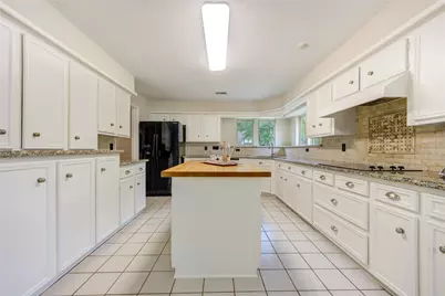 17 Marsh Millet Court, The Woodlands, TX 77380 - Photo 9