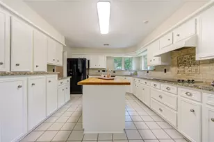 17 Marsh Millet Ct, The Woodlands, TX 77380 - Photo 9