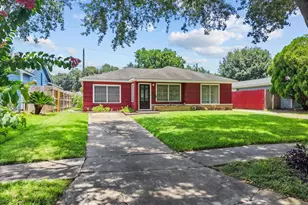 7527 Vista Verde St, Houston, TX 77087 - Photo 1