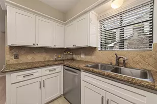 11007 Ella Lee Ln, Houston, TX 77042 - Photo 21