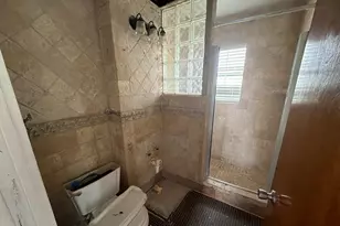 2421 Wilshire St, Houston, TX 77023 - Photo 9