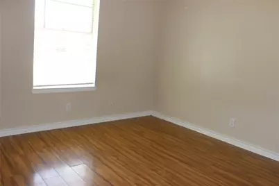 300 E Austin Avenue, Palacios, TX 77465 - Photo 17