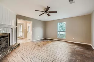 101 Pebble Springs Ln, Cleveland, TX 77327 - Photo 5