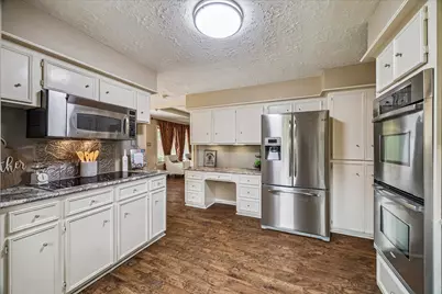 2226 Hidden Creek Drive, Houston, TX 77339 - Photo 9