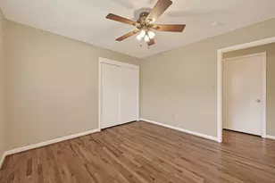 5646 Hazen St, Houston, TX 77081 - Photo 33