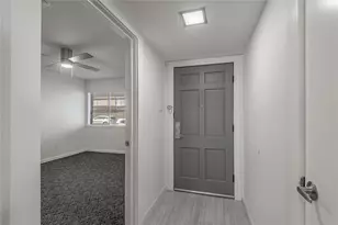 1805 Ave Q, Huntsville, TX 77340 - Photo 5
