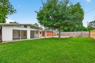 5422 Hummingbird Street, Houston, TX 77096 - Photo 43