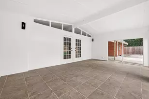 5422 Hummingbird St, Houston, TX 77096 - Photo 39