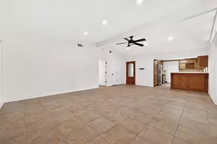 5422 Hummingbird St, Houston, TX 77096 - Photo 17