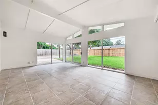 5422 Hummingbird St, Houston, TX 77096 - Photo 37