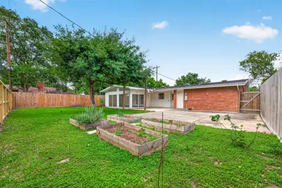5422 Hummingbird Street, Houston, TX 77096 - Photo 45