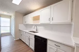 5602 Briarwood Forest Dr, Houston, TX 77088 - Photo 11