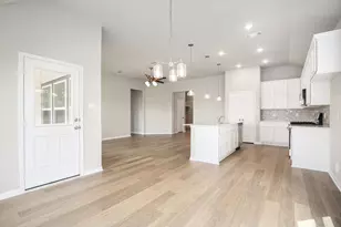 2102 Twin Lakes Blvd, West Columbia, TX 77486 - Photo 5