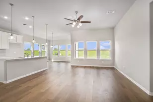 2102 Twin Lakes Blvd, West Columbia, TX 77486 - Photo 3