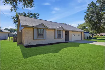 3218 Myatt Lane, El Campo, TX 77437 - Photo 3