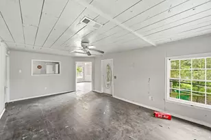 615 Stella St, Baytown, TX 77520 - Photo 7