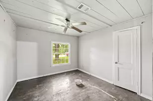 615 Stella St, Baytown, TX 77520 - Photo 11