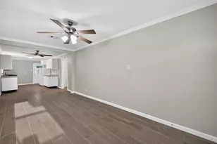 4208 Europa St, Houston, TX 77022 - Photo 5