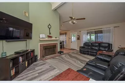 1013 Chesterwood Drive, Pearland, TX 77581 - Photo 5