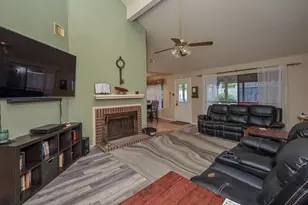 1013 Chesterwood Dr, Pearland, TX 77581 - Photo 5
