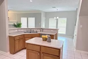 2422 Kilgarney Keep St, Dickinson, TX 77539 - Photo 13