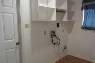 909 Broadmoor Dr, Huntsville, TX 77340 - Photo 7