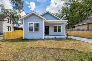 504 N Lake Ave, Eagle Lake, TX 77434 - Photo 1