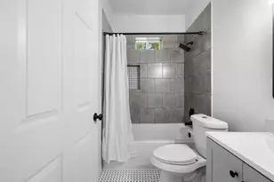 504 N Lake Ave, Eagle Lake, TX 77434 - Photo 15