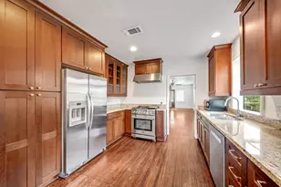 917 Fugate St, Houston, TX 77009 - Photo 9