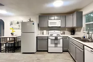 201 Campbell St, Shepherd, TX 77371 - Photo 5