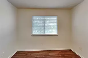 9220 Mahan Dr, La Porte, TX 77571 - Photo 17