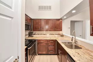 1881 Bering Dr, Houston, TX 77057 - Photo 5