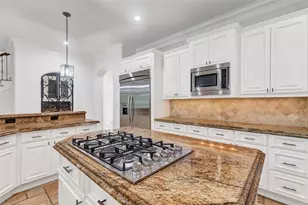 8134 Beckett Creek Ln, Humble, TX 77396 - Photo 11