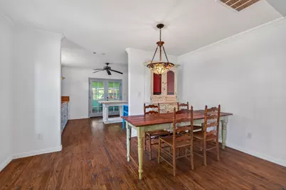 112 E Market Street, Fayetteville, TX 78940 - Photo 5