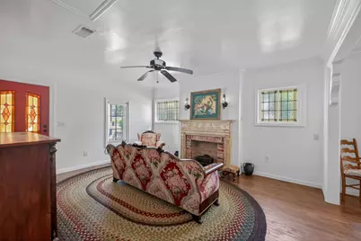 112 E Market Street, Fayetteville, TX 78940 - Photo 3
