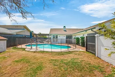 13833 Flintlock Drive, Corpus Christi, TX 78418 - Photo 3