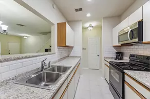 2898 Holly Hall St, Houston, TX 77054 - Photo 15