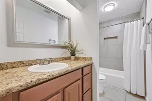 2414 Heather Ridge Ct, Webster, TX 77598 - Photo 5