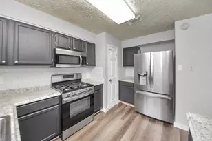 7818 Hiawatha St, Baytown, TX 77521 - Photo 3