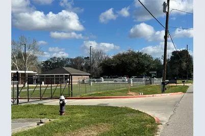 208 S Colbert Street, Dayton, TX 77535 - Photo 17