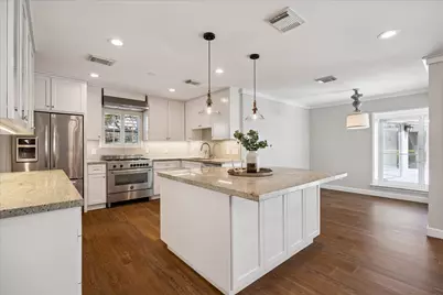 10106 Candlewood Drive, Houston, TX 77042 - Photo 7