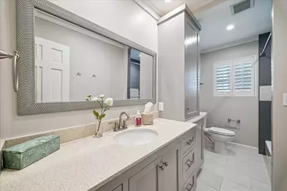 10106 Candlewood Drive, Houston, TX 77042 - Photo 17