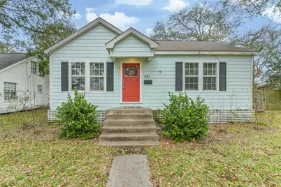 810 10th Avenue N, Texas City, TX 77590 - Photo 1