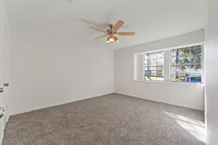 10614 Lynbrook Dr, Houston, TX 77042 - Photo 13