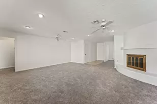 10614 Lynbrook Dr, Houston, TX 77042 - Photo 9